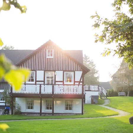 Hof Koehne- Haus Am Spielplatz - Strauss Schmallenberg