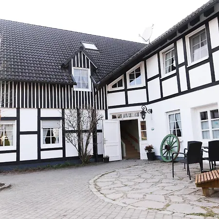 Hof Koehne- Haus Am Spielplatz - Strauss * Schmallenberg