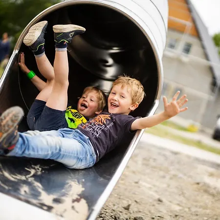 Apartment Hof Koehne- Haus Am Spielplatz - Strauss