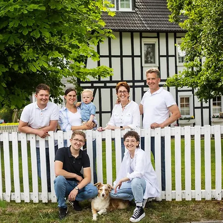 Hof Koehne- Haus Am Spielplatz - Strauss *