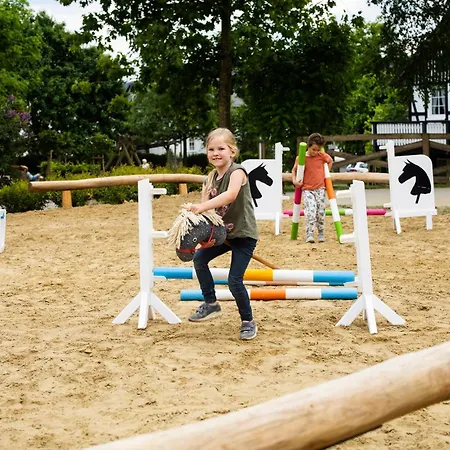 Appartement Hof Koehne- Haus Am Spielplatz - Strauss *